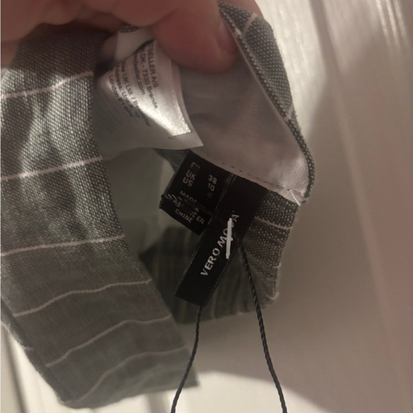 NWOT VERO MODA TAILORED CROPPED SUIT TOP IN KHAKI PIN STRIPE-GREEN - Picture 4 of 6